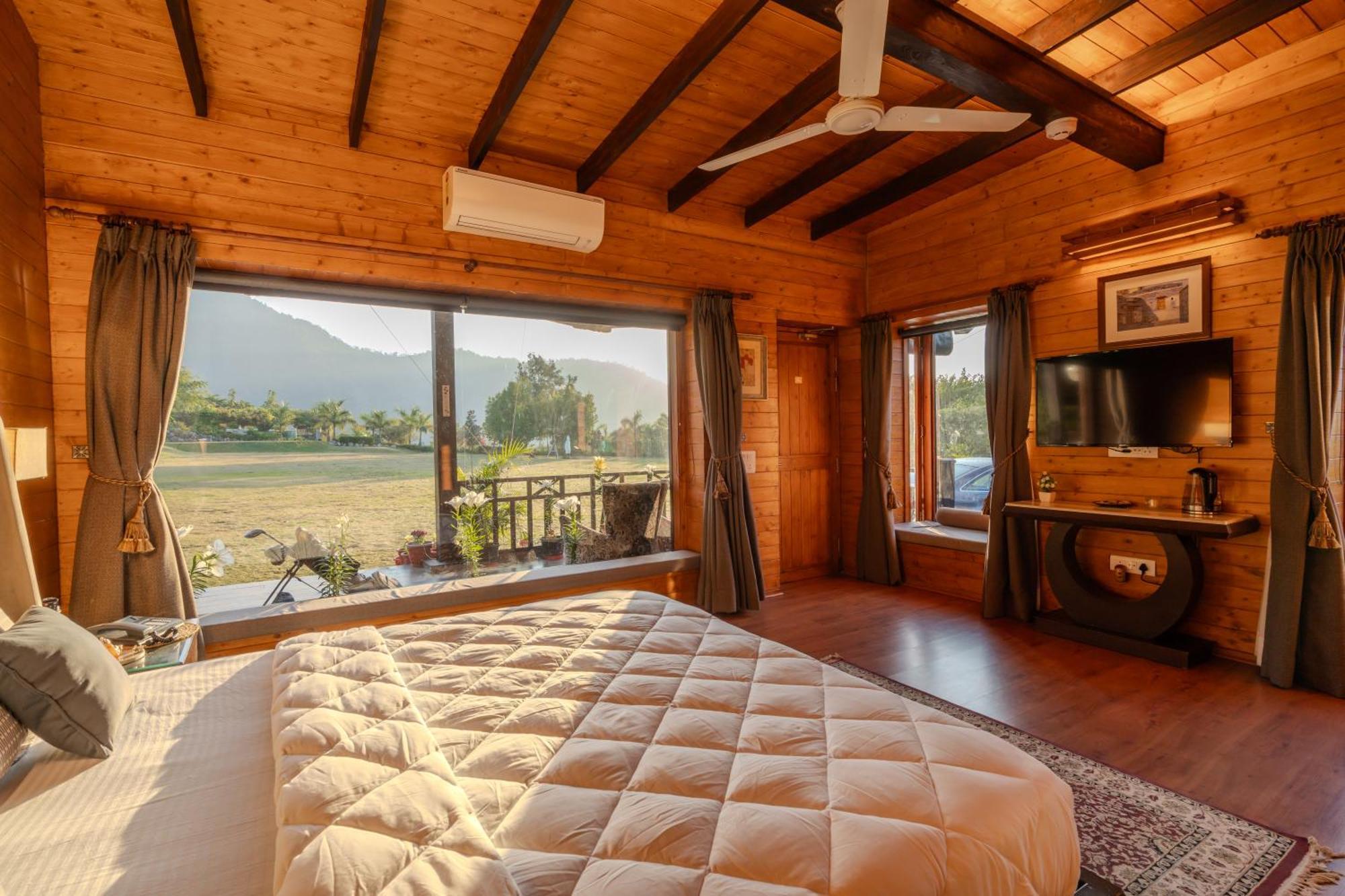 Saffronstays Timber Crest Ντεχραντούν Εξωτερικό φωτογραφία
